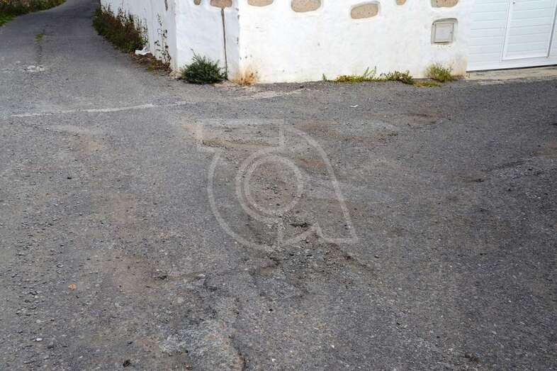 Los vecinos llevan años reclamando el arreglo de esta vía rural (Foto TA)